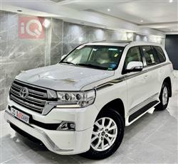 تۆیۆتا لاند کروزەر